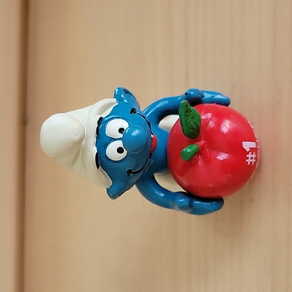 Smurf #1 Teacher with Red Apple - 1983